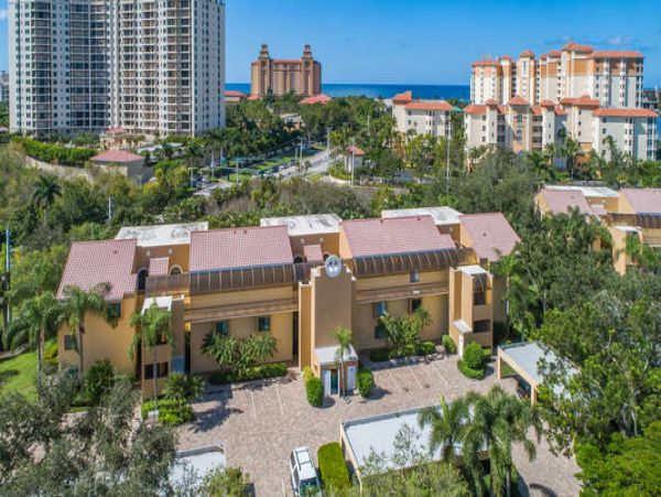 Naples Condo 970822