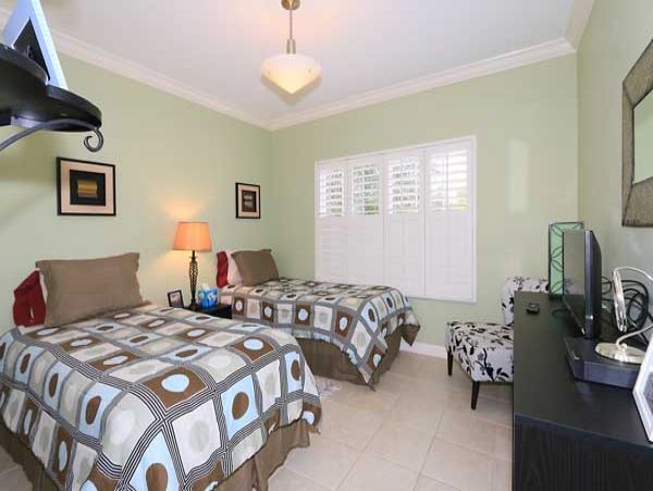 Naples Condo 970825