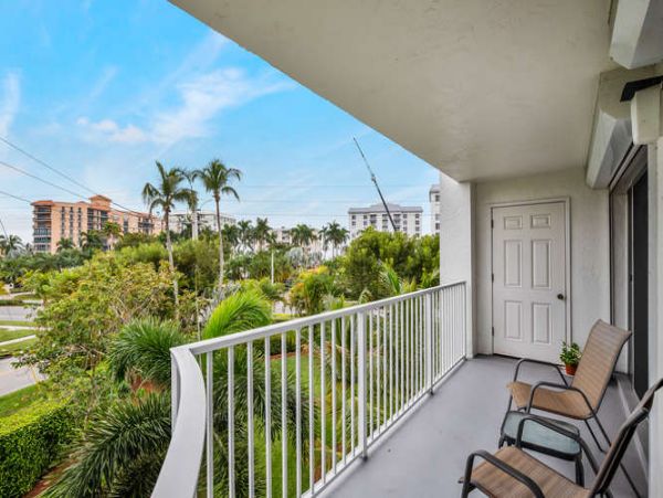 Naples Condo 970830