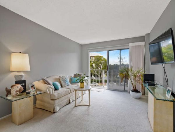 Naples Condo 970830