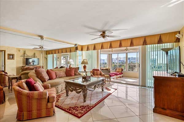 Naples Condo 970844