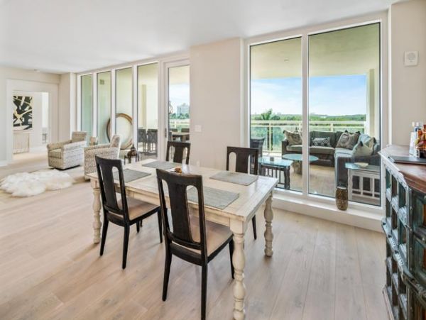 Naples Condo 970858