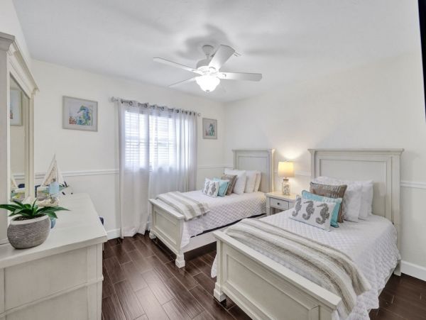 2BR+Den/2BA  Vacation Home with Pool in Naples