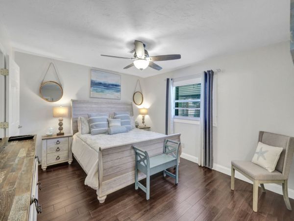 2BR+Den/2BA  Vacation Home with Pool in Naples