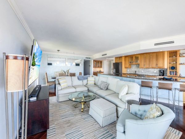 Top-Floor Waterfront Residence with Sweeping Views of Venetian Bay