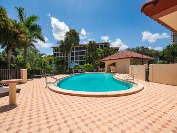 Naples Condo 970901