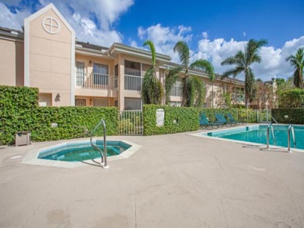 Naples Condo 970905