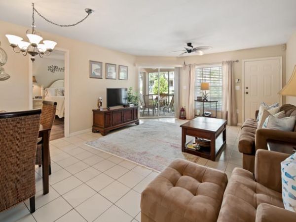 Naples Condo 970906