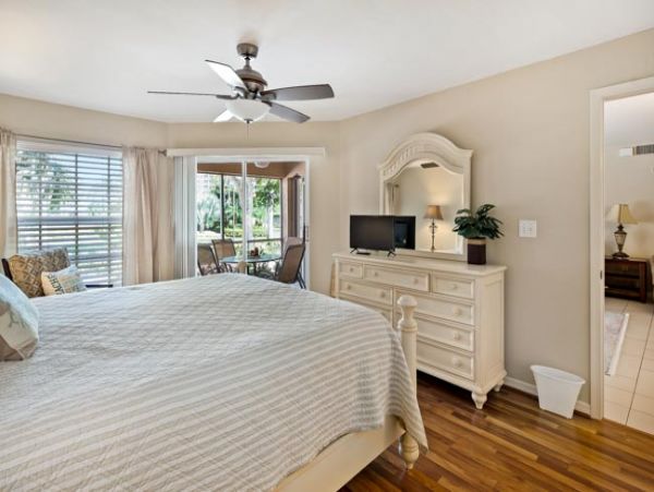 Naples Condo 970906