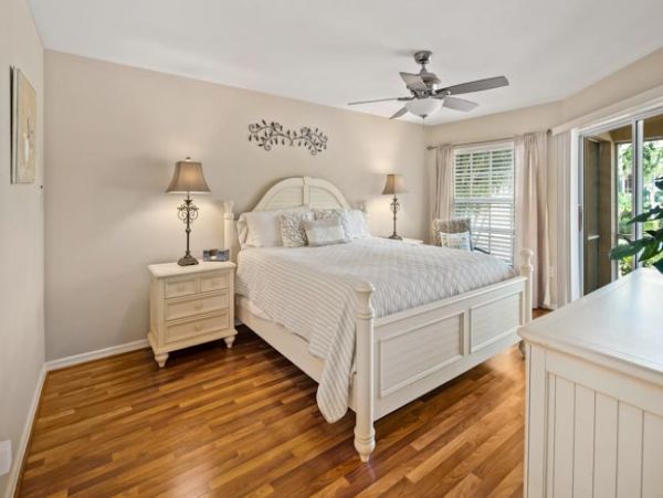 Naples Condo 970906