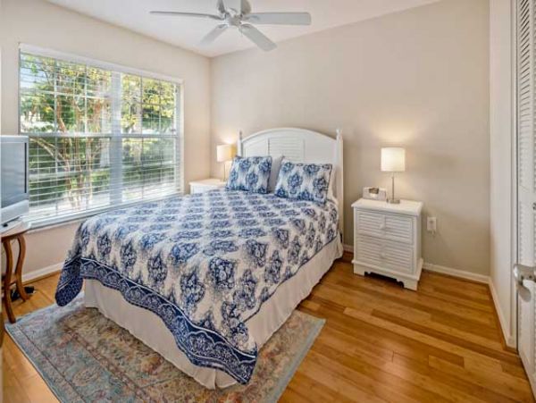 Naples Condo 970906