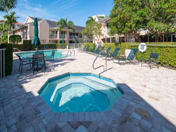 Naples Condo 970906
