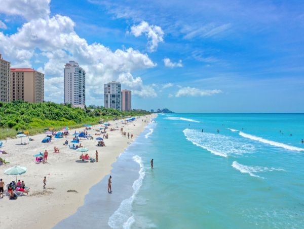 Stunning 3 Bedroom Condo in Naples Sleeps 6