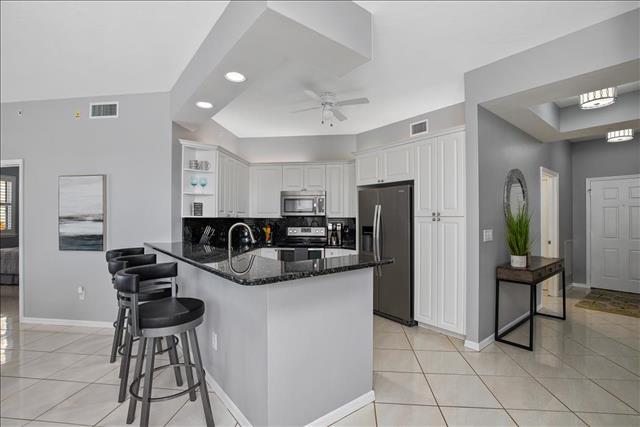 Stunning 3 Bedroom Condo in Naples Sleeps 6