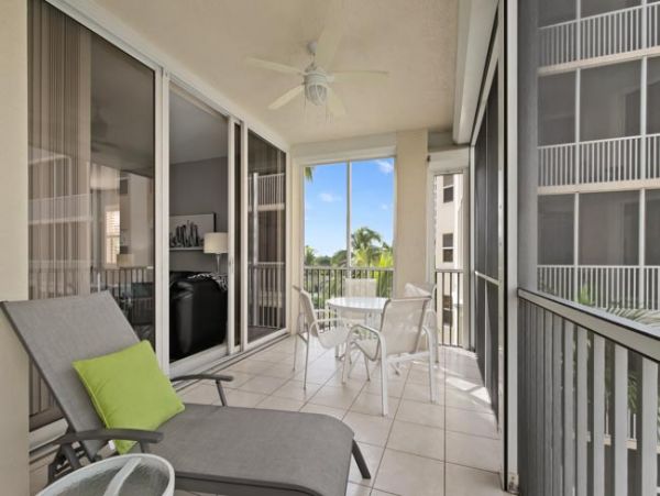 Stunning 3 Bedroom Condo in Naples Sleeps 6