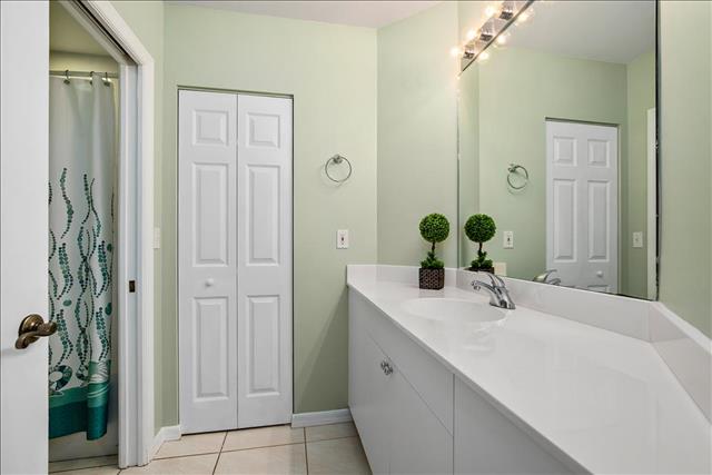 Stunning 3 Bedroom Condo in Naples Sleeps 6