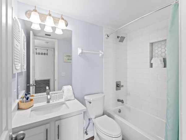 Destin Beachfront Vacation Rental – Three King Bedrooms in Miramar Beach