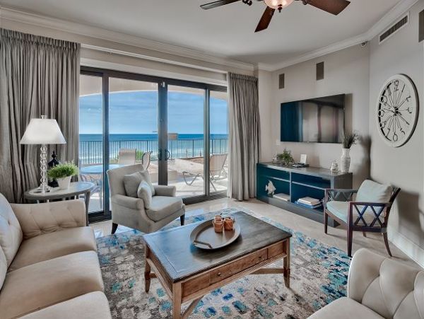 Destin Gulf Front Vacation Rental Luxury 4-Bedroom Condo with Pool & Beach Access