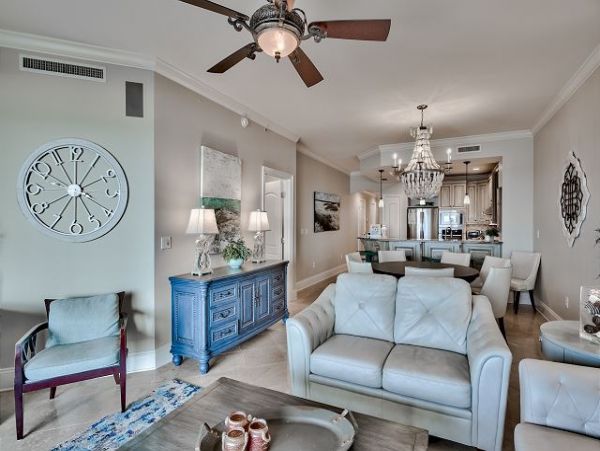 Destin Gulf Front Vacation Rental Luxury 4-Bedroom Condo with Pool & Beach Access