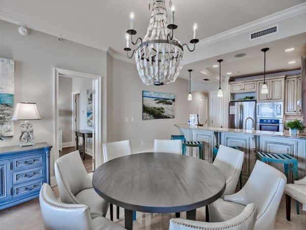 Destin Gulf Front Vacation Rental Luxury 4-Bedroom Condo with Pool & Beach Access
