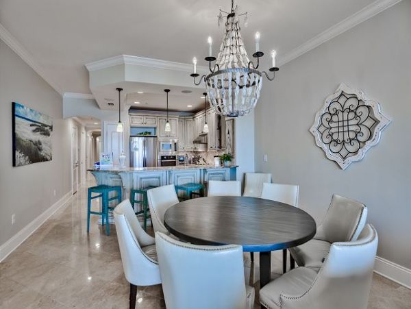 Destin Gulf Front Vacation Rental Luxury 4-Bedroom Condo with Pool & Beach Access