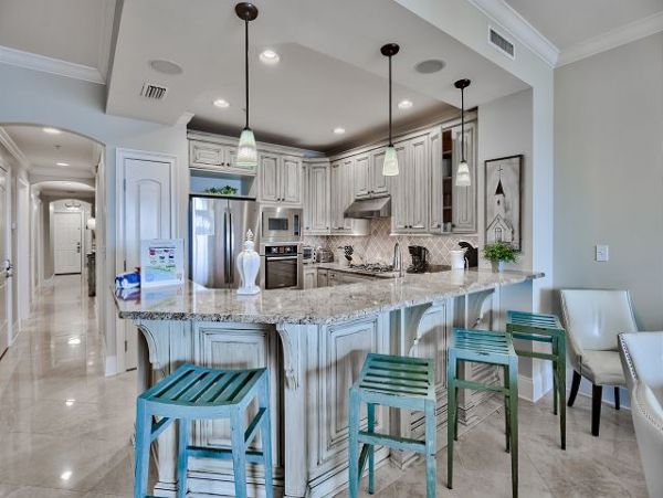 Destin Gulf Front Vacation Rental Luxury 4-Bedroom Condo with Pool & Beach Access