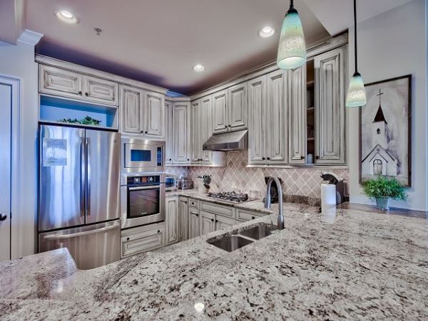 Destin Gulf Front Vacation Rental Luxury 4-Bedroom Condo with Pool & Beach Access