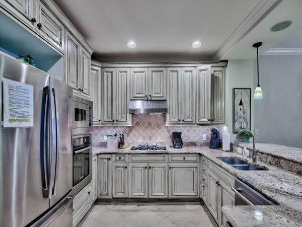 Destin Gulf Front Vacation Rental Luxury 4-Bedroom Condo with Pool & Beach Access