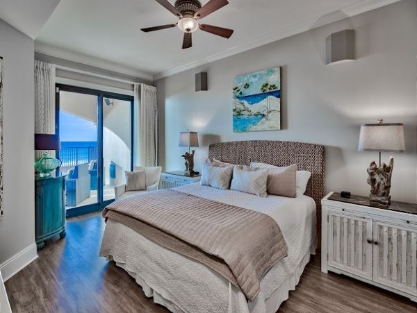 Destin Gulf Front Vacation Rental Luxury 4-Bedroom Condo with Pool & Beach Access
