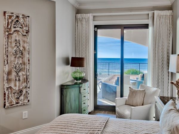 Destin Gulf Front Vacation Rental Luxury 4-Bedroom Condo with Pool & Beach Access