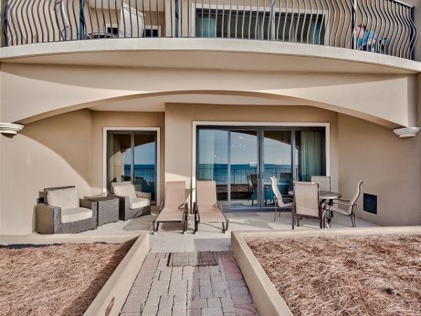 Destin Gulf Front Vacation Rental Luxury 4-Bedroom Condo with Pool & Beach Access