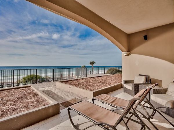 Destin Gulf Front Vacation Rental Luxury 4-Bedroom Condo with Pool & Beach Access
