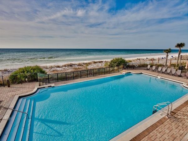 Destin Gulf Front Vacation Rental Luxury 4-Bedroom Condo with Pool & Beach Access