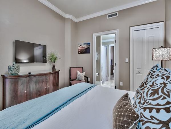 Destin Gulf Front Vacation Rental Luxury 4-Bedroom Beachfront Condo