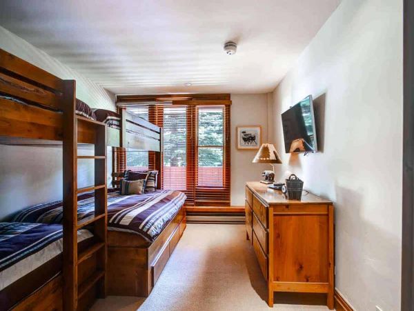 Luxury Lionshead Condo Walk to Lift Many Amenities