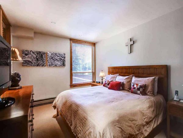 Luxury Lionshead Condo Walk to Lift Many Amenities