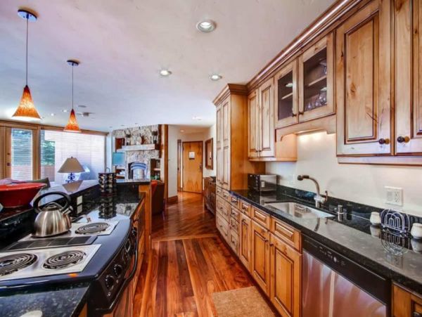 Luxury Lionshead Condo Walk to Lift Many Amenities