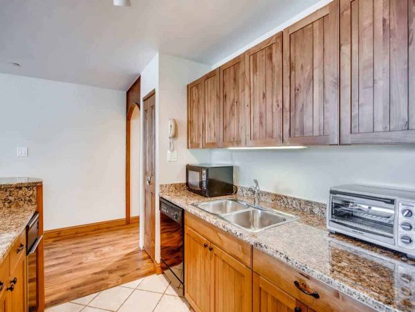 Luxury resort in Lionshead with many amenities