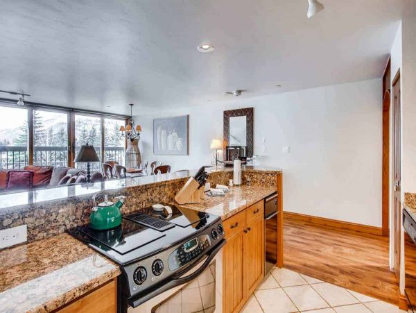 Luxury resort in Lionshead with many amenities