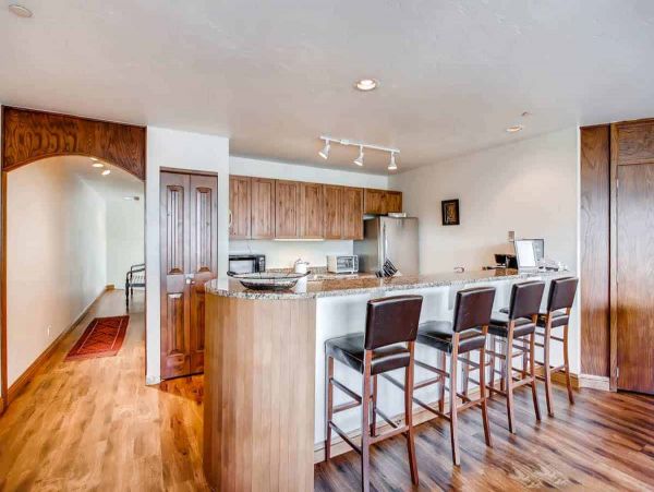 Luxury resort in Lionshead with many amenities