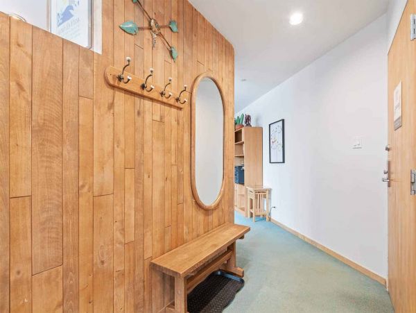 Short Walk to Lionshead Gondola