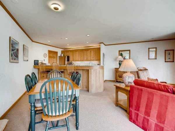 Luxury complex in the heart of Lionshead