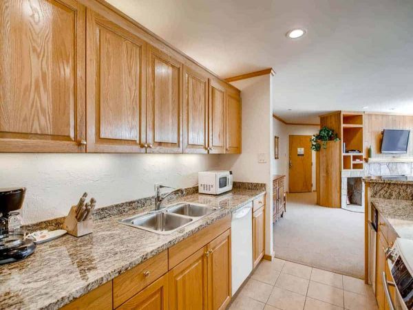 Luxury complex in the heart of Lionshead