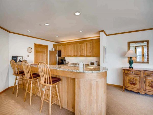Luxury complex in the heart of Lionshead