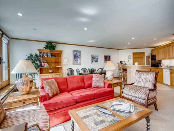 Luxury complex in the heart of Lionshead