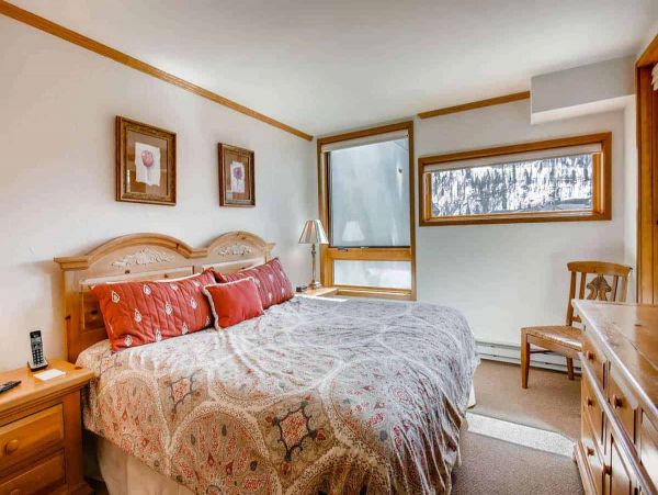 Luxury complex in the heart of Lionshead