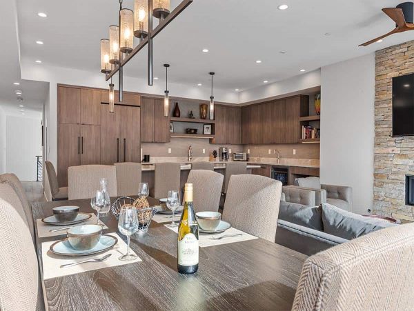 Exceptional Lionshead Luxury condo walk to lift