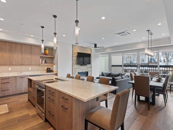Exceptional Lionshead Luxury condo walk to lift