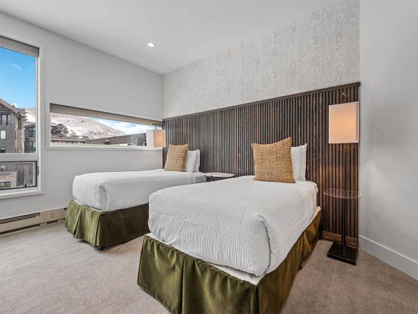 Exceptional Lionshead Luxury condo walk to lift