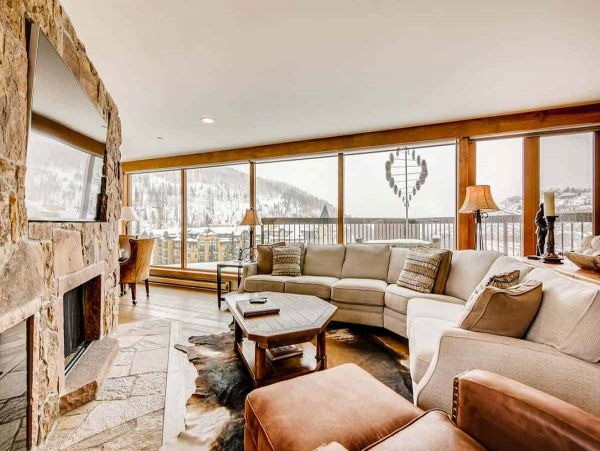 Luxury walk to Lionshead Gondola Penthouse